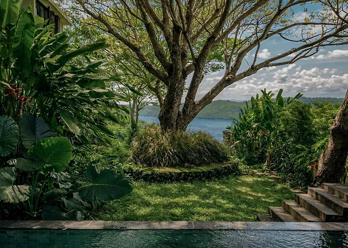 Maua Nusa Penida Bali リゾート