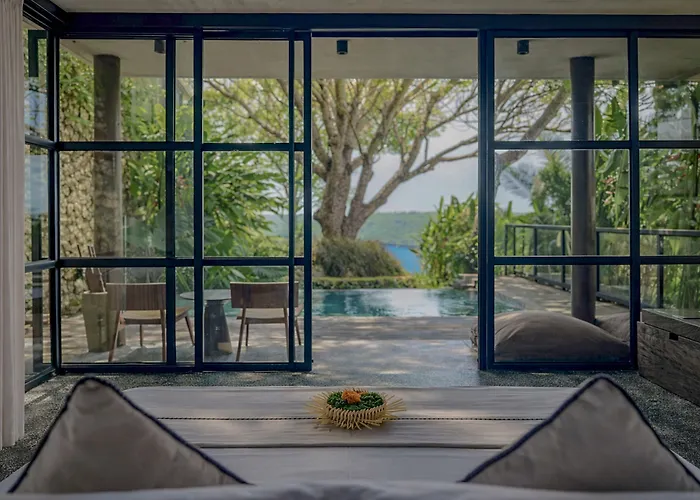 Resort Maua Nusa Penida Bali 5*
